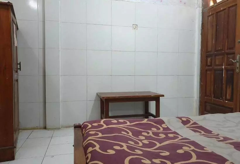 Hotel Spot On 92620 Syfa Kost