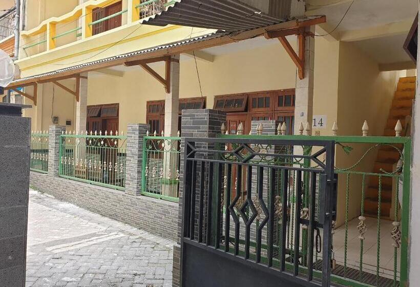 Hotel Spot On 92620 Syfa Kost