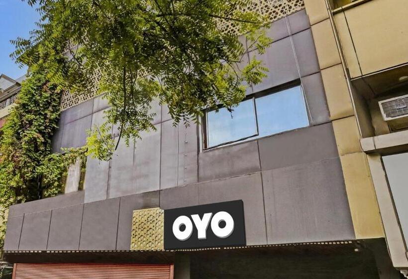 Collection O 81384 Hotel Silver