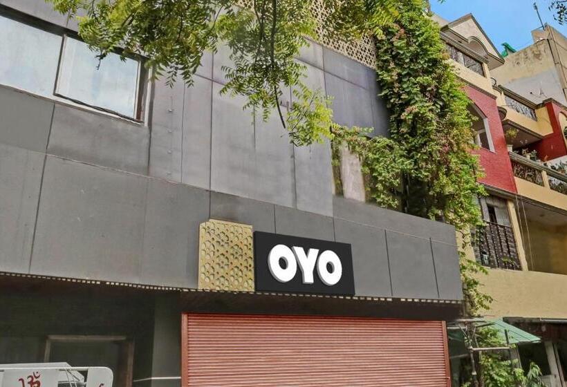 Collection O 81384 Hotel Silver