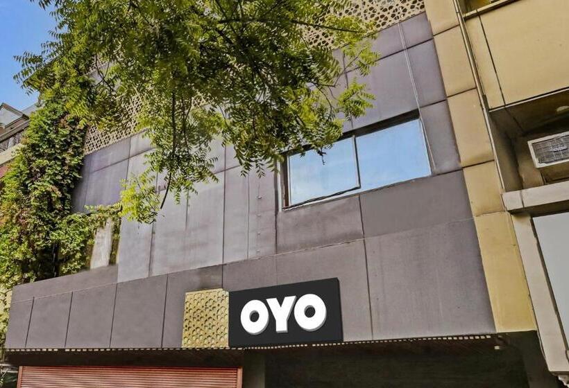 Collection O 81384 Hotel Silver