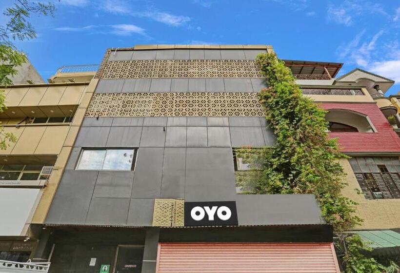 Collection O 81384 Hotel Silver