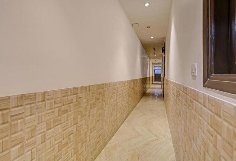 Collection O 81384 Hotel Silver