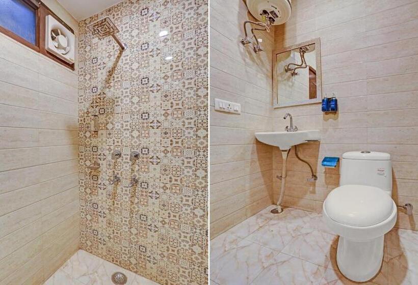 Collection O 81384 Hotel Silver