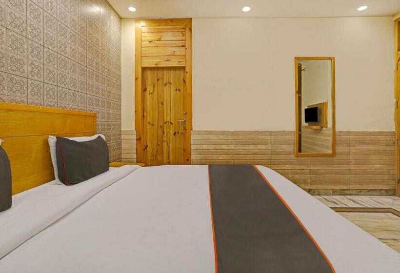 Collection O 81384 Hotel Silver