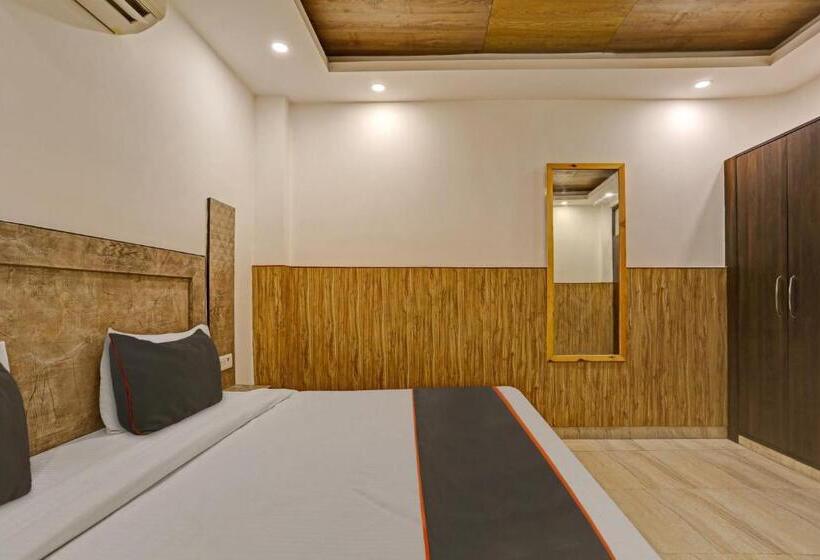 Collection O 81384 Hotel Silver