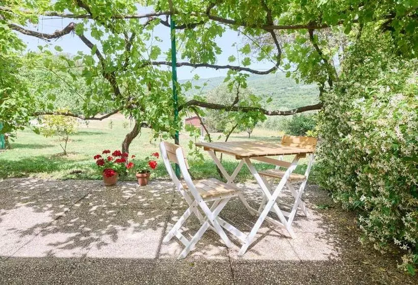 Hotelli Podere Scoldasu   Diana