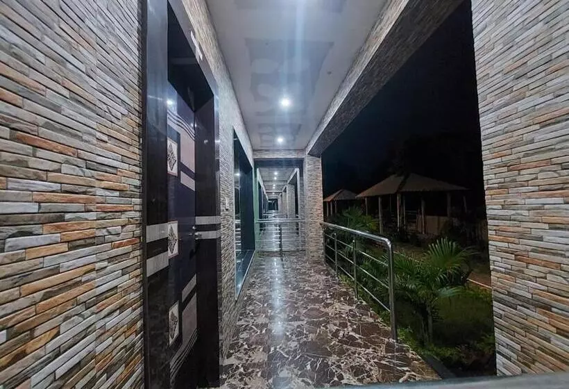 ホテル Royal Gitanjali Resort