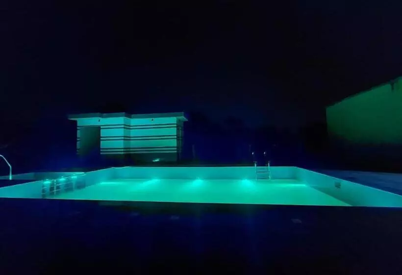 ホテル Royal Gitanjali Resort