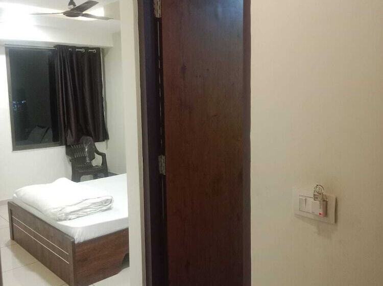 בית מלון כפרי Shreeji S