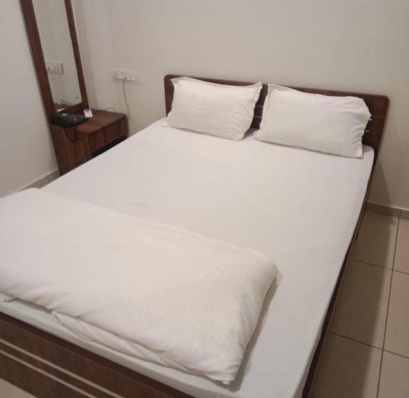 בית מלון כפרי Shreeji S