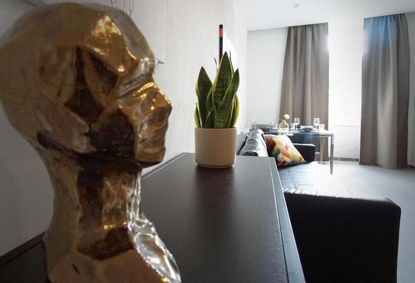 بنسيون New Moon Rooms