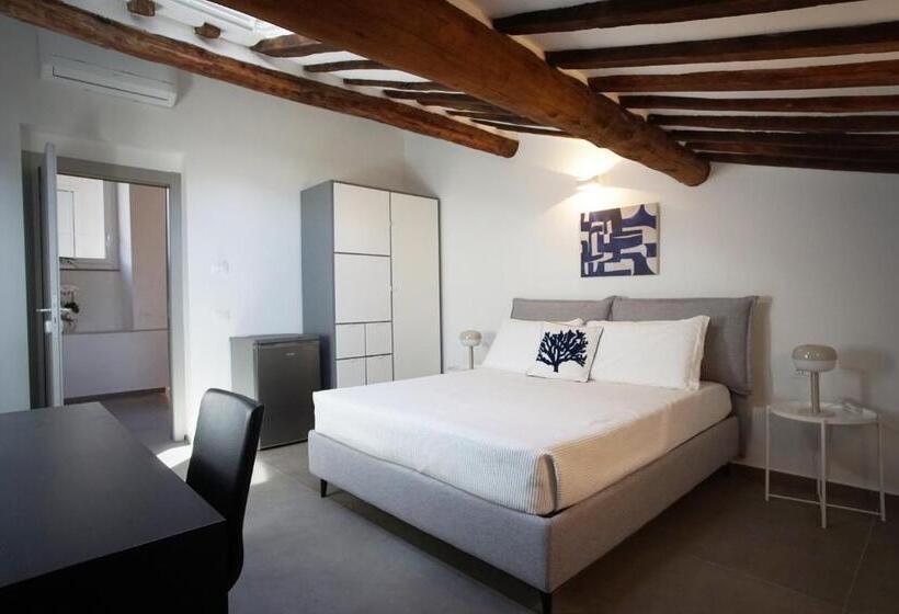 بنسيون New Moon Rooms