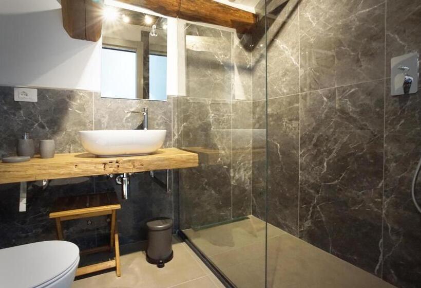 بنسيون New Moon Rooms