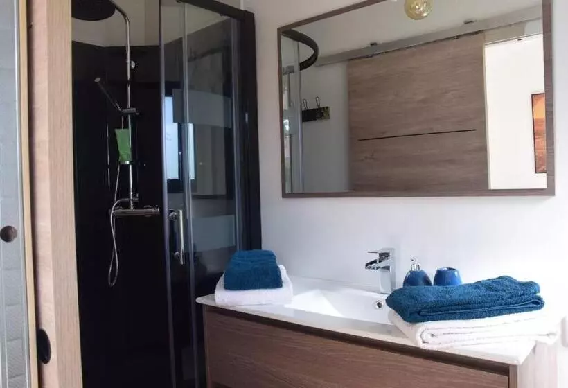 تختخواب و صبحانه Chambre D’hôte Indépendante