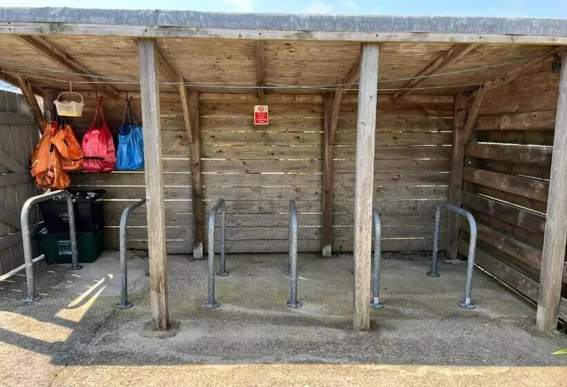 Lands End Hostel And B&b