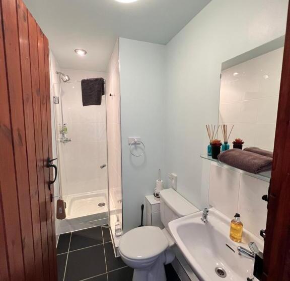 Lands End Hostel And B&b