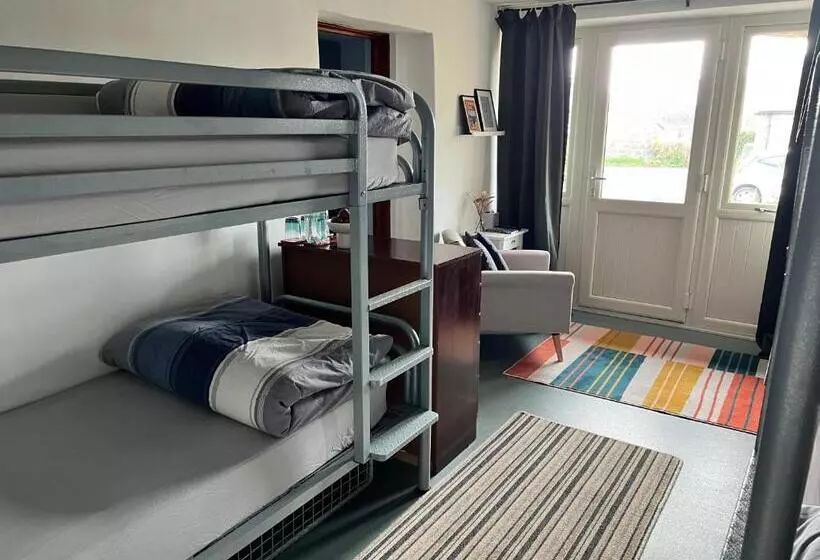 Lands End Hostel And B&b