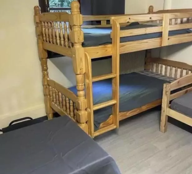 Leleka Hostel