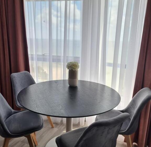 Olimp Sea View Apartments Etajul 11