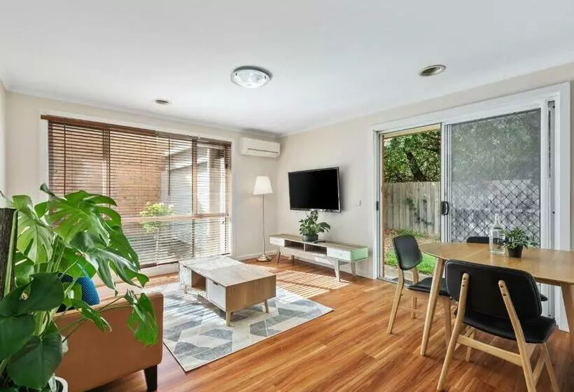 Majatalo Private Room No.2 Beside Monash University, Clayton