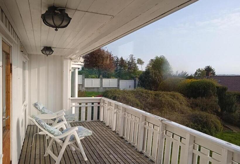 بنسيون The White House