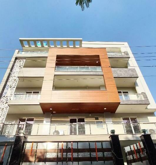 Alberg Covie Gurugram 70