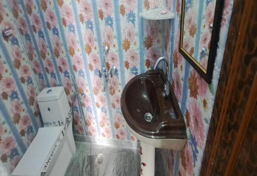 Bed and Breakfast Chaukhamba Viewpoint By Stayapart