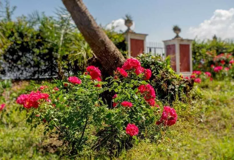 تختخواب و صبحانه Relais Al Castello