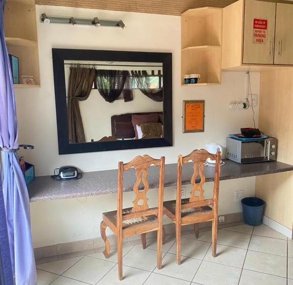 مبيت وإفطار Serengeti Sands Lodge