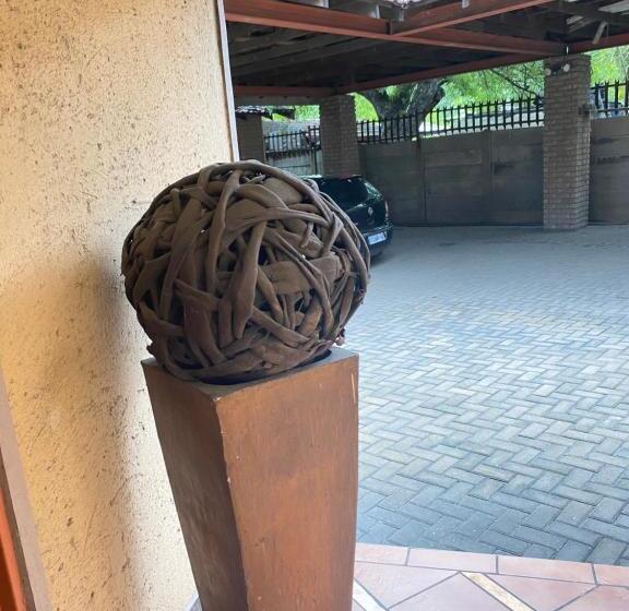 مبيت وإفطار Serengeti Sands Lodge