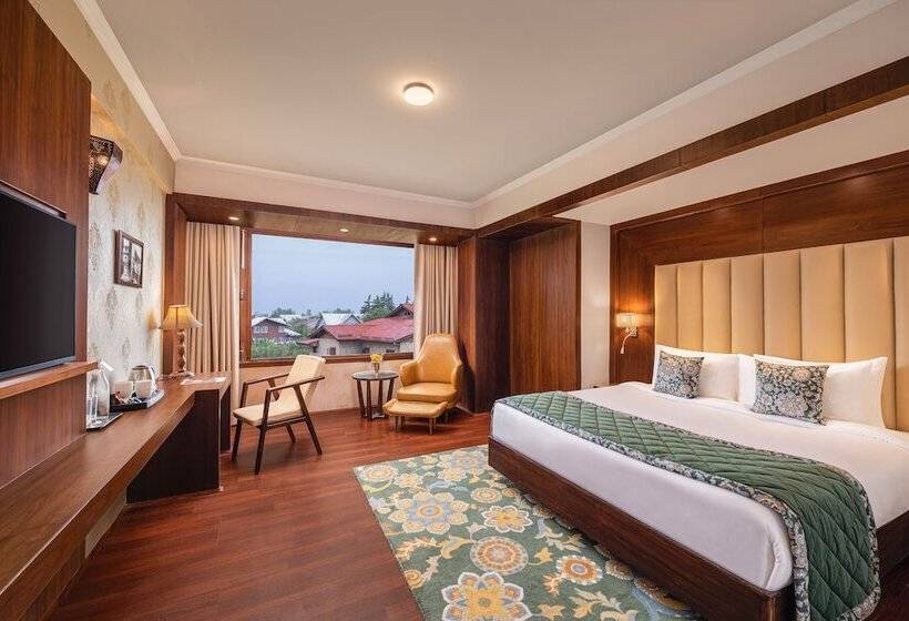 Hotel Welcomheritage Grand, Srinagar