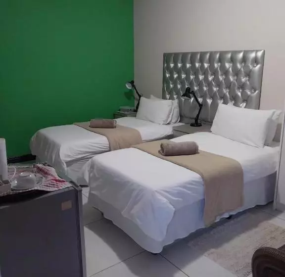 پانسیون Ethithiya Guesthouse & Conferencing
