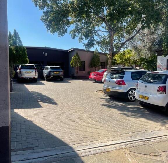 پانسیون Ethithiya Guesthouse & Conferencing