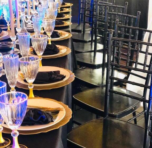 پانسیون Ethithiya Guesthouse & Conferencing