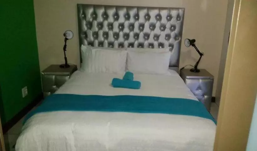 پانسیون Ethithiya Guesthouse & Conferencing
