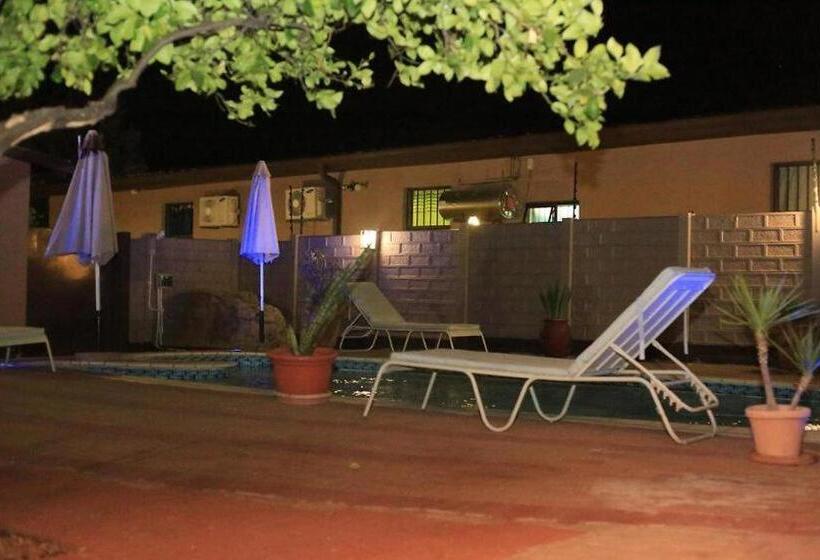 پانسیون Ethithiya Guesthouse & Conferencing