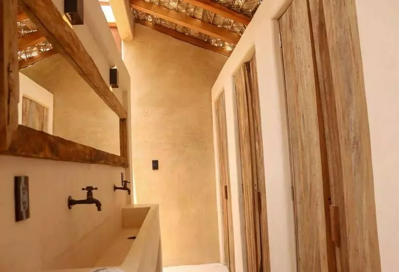 Secret Beach Hostel