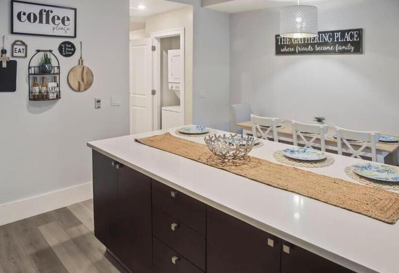 Upscale Resort Villa In The Heart Of Miami