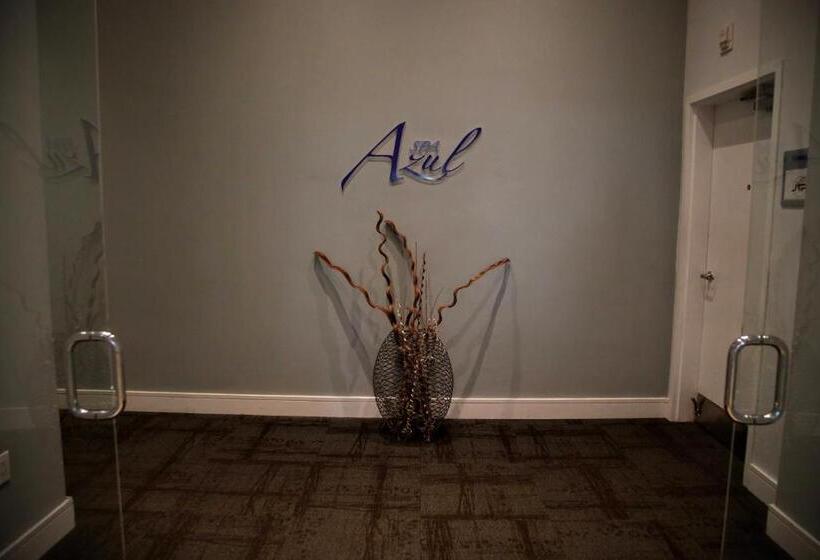 Upscale Resort Villa In The Heart Of Miami