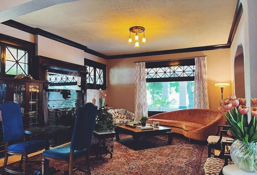 تختخواب و صبحانه Marianna Stoltz House