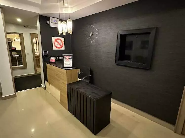 هتل Moz One Executive Guest Rooms Tourggourt