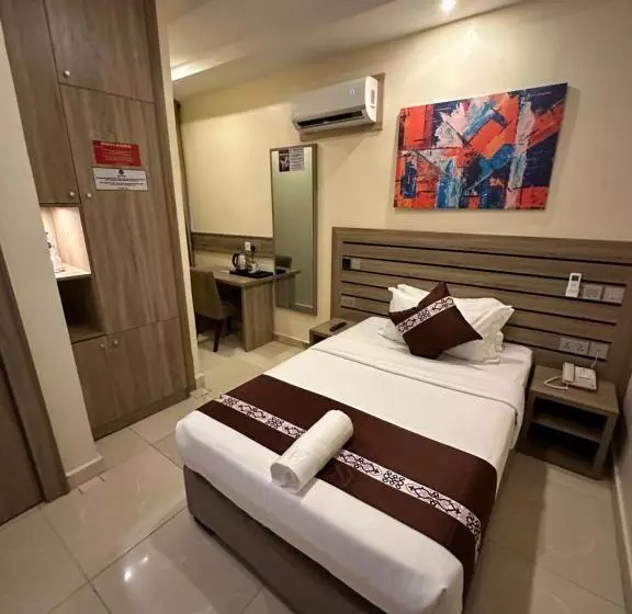هتل Moz One Executive Guest Rooms Tourggourt