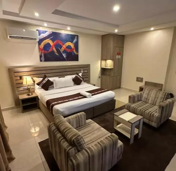 هتل Moz One Executive Guest Rooms Tourggourt