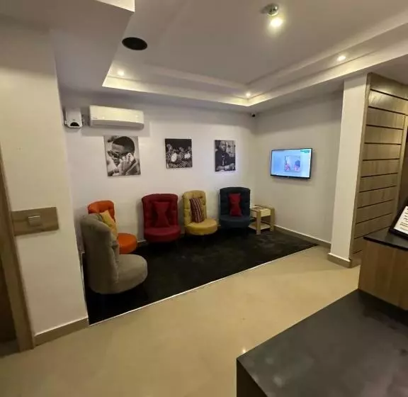 هتل Moz One Executive Guest Rooms Tourggourt