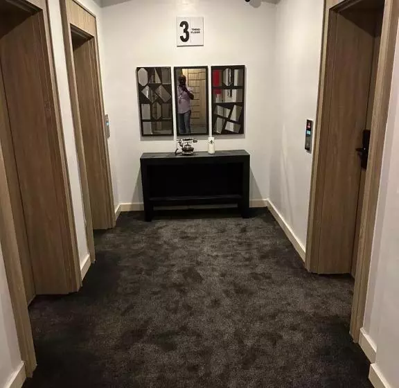 هتل Moz One Executive Guest Rooms Tourggourt