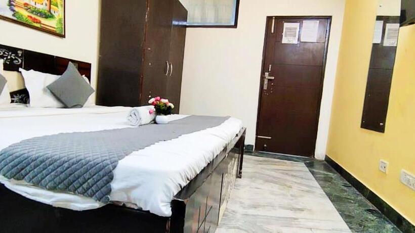 Hotel Nirvana Residency East Of Kailash