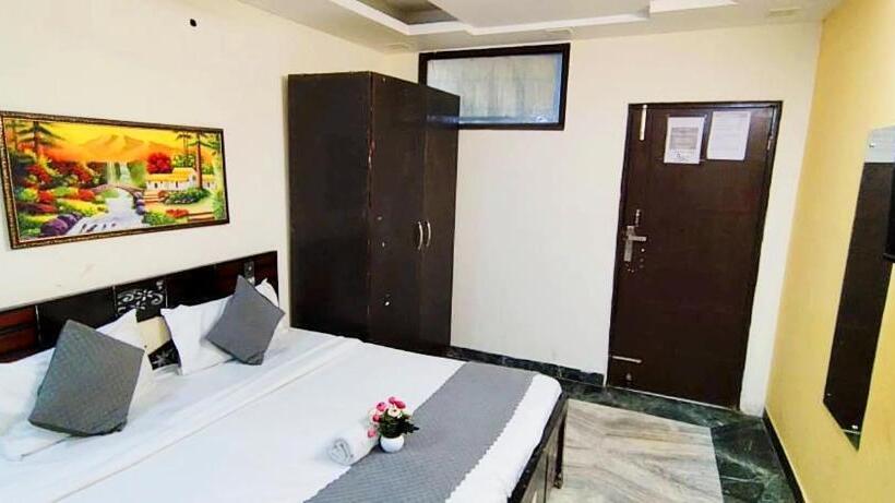Hotel Nirvana Residency East Of Kailash