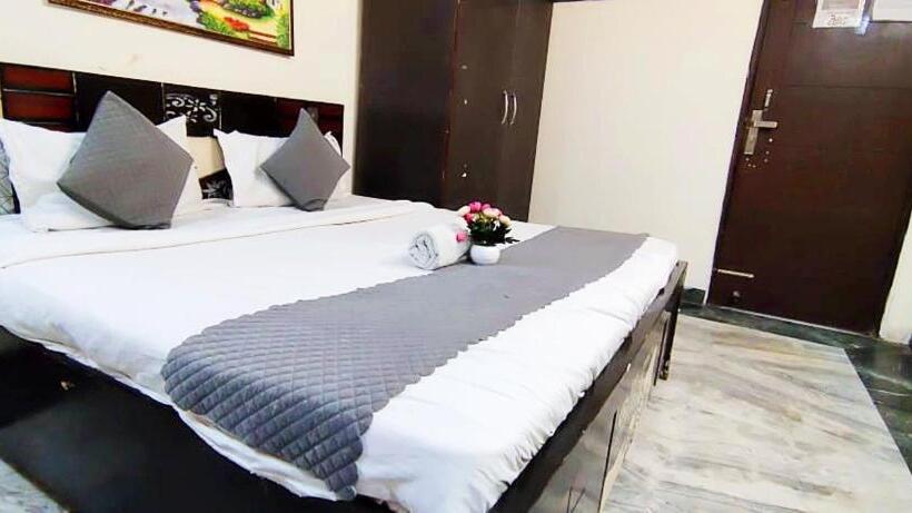 Hotel Nirvana Residency East Of Kailash