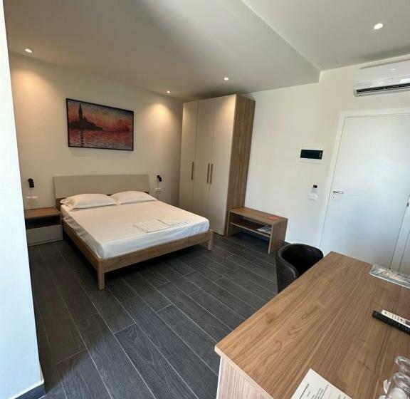 בית מלון כפרי Split Rooftop Suites